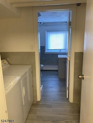 Interior, Washer, Wood Texture Flooring