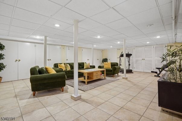 Fitness Equipment, Interior, Living room, Recessed Lighting