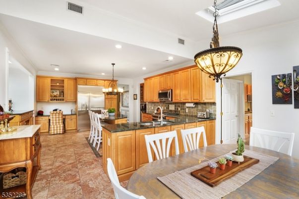 Dining room, Interior, Kitchen, Pendant Lights, Recessed Lighting, Stainless Steel Appliances