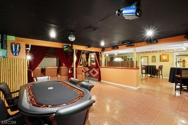 Game Room, Interior, Recessed Lighting
