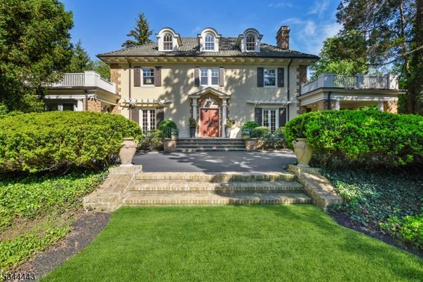 Backyard, Exterior, Facade, French Provincial