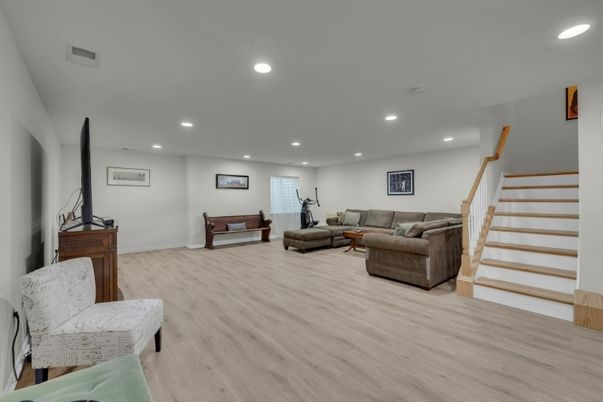 Interior, Living room, Recessed Lighting, Wood Texture Flooring
