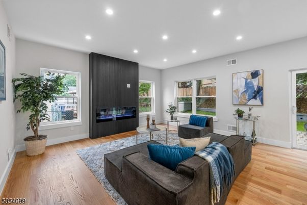 Interior, Living room, Recessed Lighting, Wood Texture Flooring