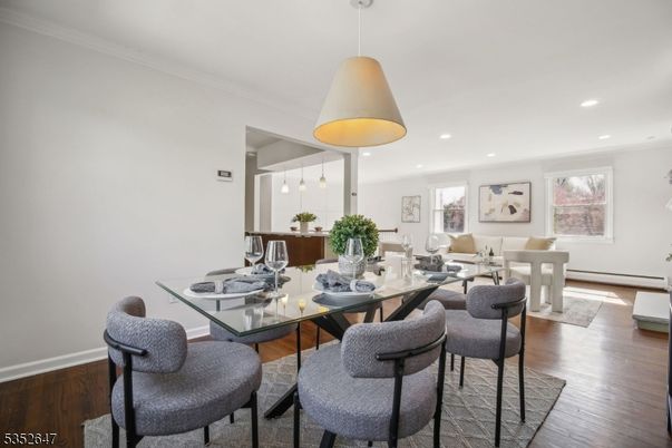 Dining room, Interior, Living room, Pendant Lights, Recessed Lighting, Wood Texture Flooring