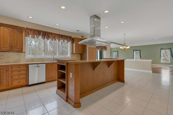 Chandelier, Interior, Kitchen, Recessed Lighting, Stainless Steel Appliances