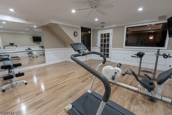 Fitness Equipment, Interior, Recessed Lighting, Wood Texture Flooring
