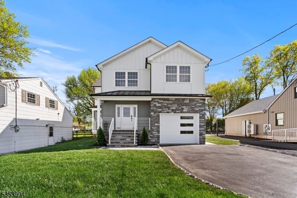 Attached, Exterior, Facade, Farmhouse