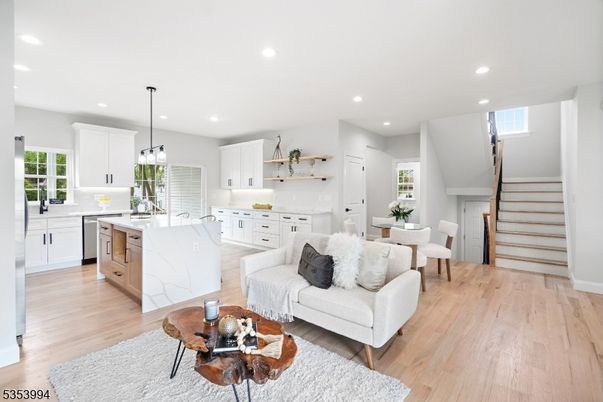 Dining room, Interior, Kitchen, Pendant Lights, Recessed Lighting, Wood Texture Flooring