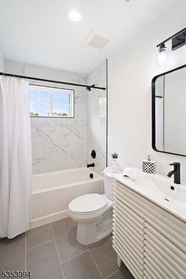 Bathroom, Interior, Marble Walls, Recessed Lighting