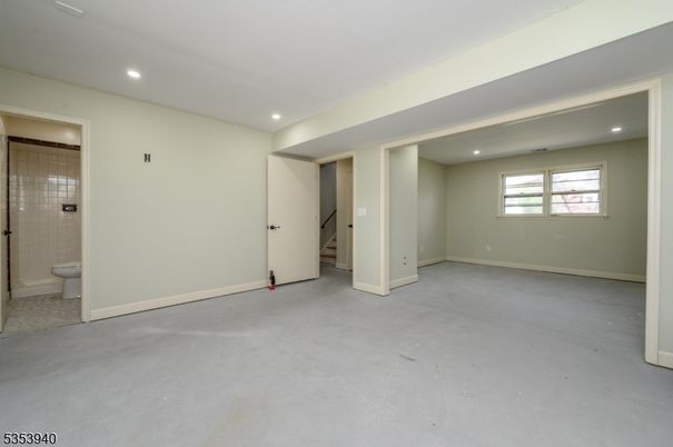 Bathroom, Empty room, Interior, Recessed Lighting