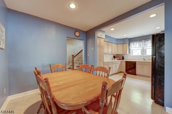 Dining room, Interior, Kitchen, Recessed Lighting