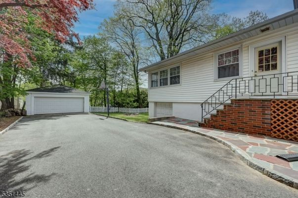 Detached Garage, Exterior