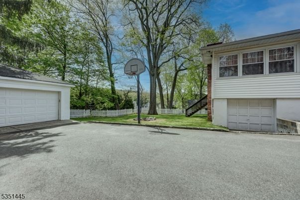 Detached Garage, Exterior