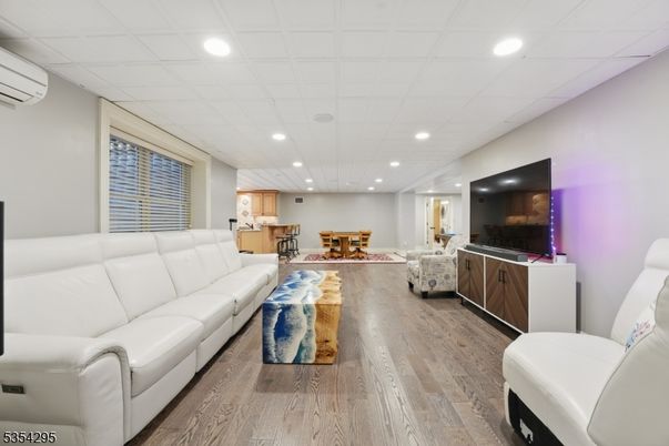 Dining room, Interior, Kitchen, Living room, Pendant Lights, Recessed Lighting, Wood Texture Flooring