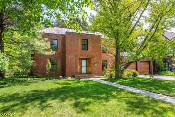 Backyard, Exterior, Facade, Brick Facade, Rowhouse
