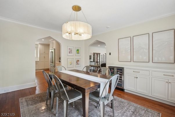 Dining room, Interior, Kitchen, Pendant Lights, Recessed Lighting, Wood Texture Flooring