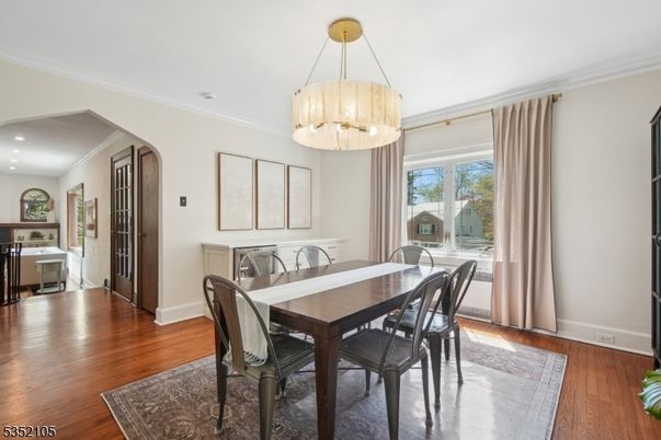 Dining room, Interior, Pendant Lights, Recessed Lighting, Wood Texture Flooring