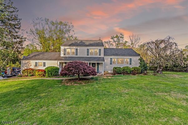 Backyard, Exterior, Facade, Cape Cod