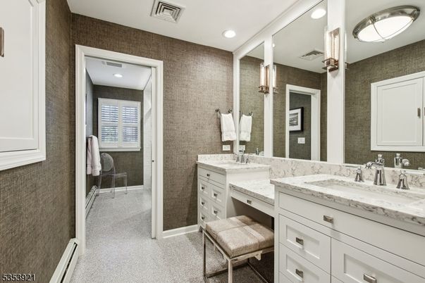 Bathroom, Dual Sink Vanities, Interior, Recessed Lighting