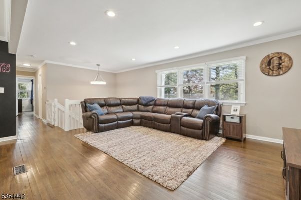 Interior, Living room, Pendant Lights, Recessed Lighting, Wood Texture Flooring
