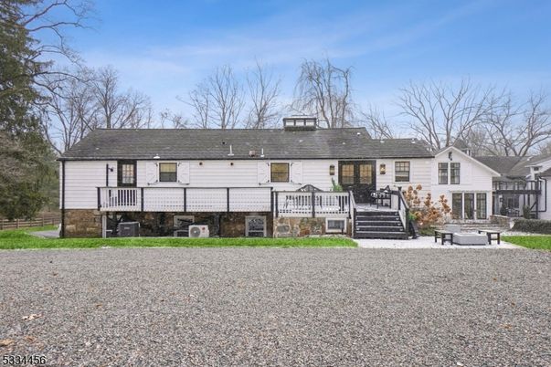 Backyard, Exterior, Facade, Cape Cod