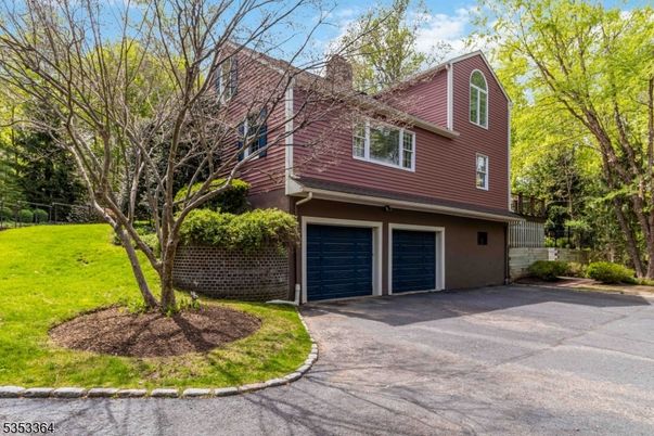 Attached, Exterior, Facade, Cape Cod