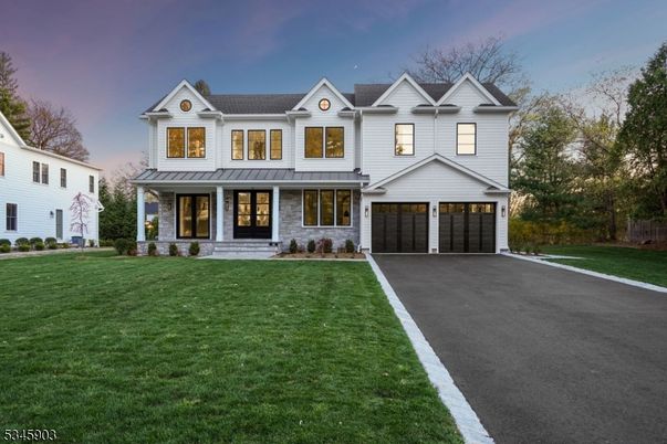 Attached, Exterior, Facade, Farmhouse