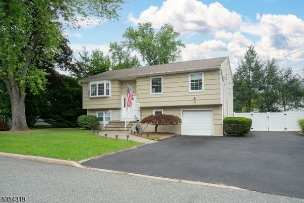 Attached, Exterior, Facade, Raised Ranch