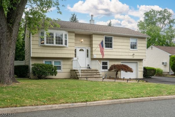Attached, Exterior, Facade, Raised Ranch