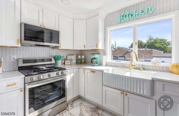 Interior, Kitchen, Marble, Recessed Lighting, Stainless Steel Appliances
