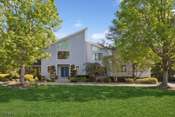 Backyard, Exterior, Facade, Modern