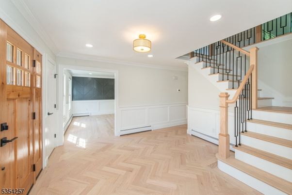 Interior, Recessed Lighting, Wood Texture Flooring
