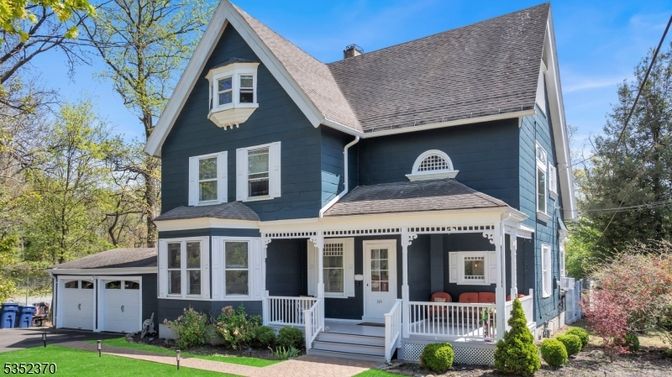 Detached Garage, Exterior, Facade, Queen Anne Victorian