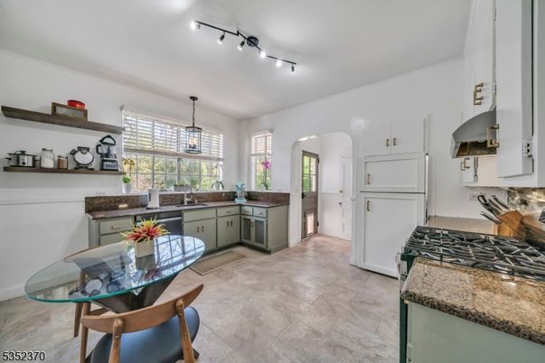 Dining room, Interior, Kitchen, Pendant Lights