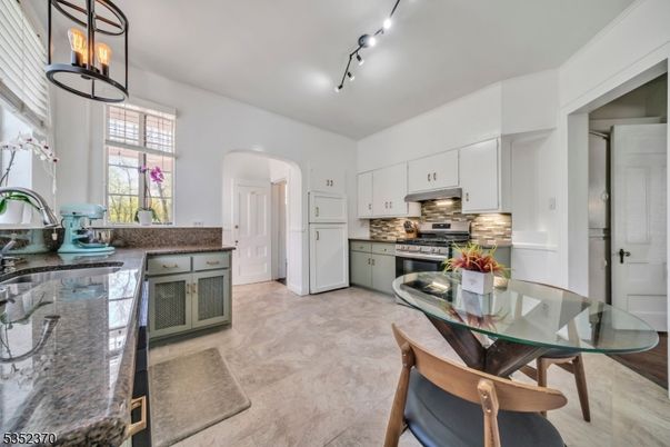 Dining room, Interior, Kitchen, Pendant Lights, Stainless Steel Appliances