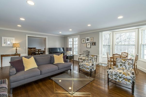 Dining room, Interior, Living room, Piano, Recessed Lighting, Wood Texture Flooring