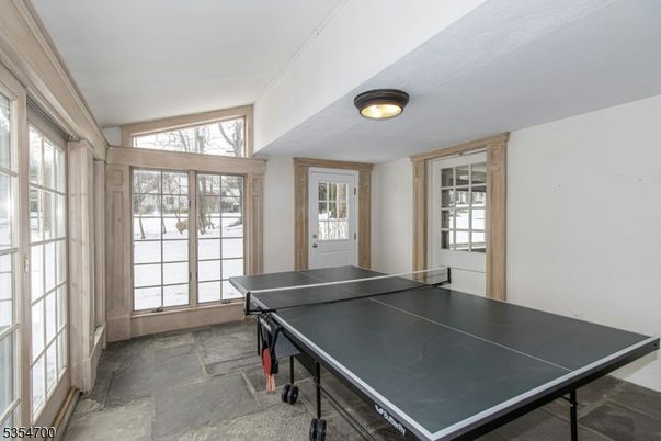 Game Room, Interior