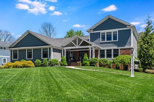 Exterior, Facade, Brick Facade, American Craftsman