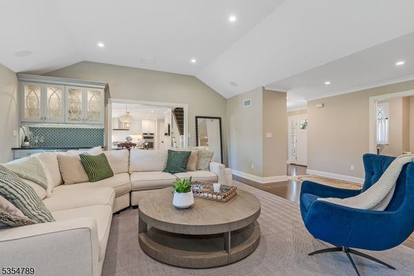 Interior, Kitchen, Living room, Pendant Lights, Recessed Lighting, Wood Texture Flooring