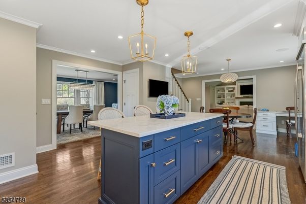 Dining room, Interior, Kitchen, Pendant Lights, Recessed Lighting, Wood Texture Flooring