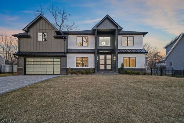 Attached, Exterior, Facade, Farmhouse