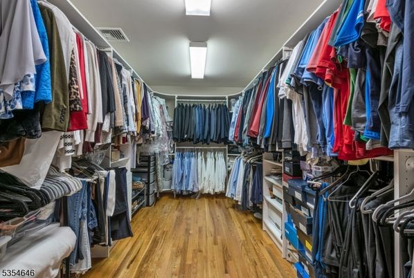 Interior, Walk-in Closets, Wood Texture Flooring
