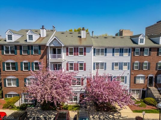 Exterior, Facade, Brick Facade, Rowhouse