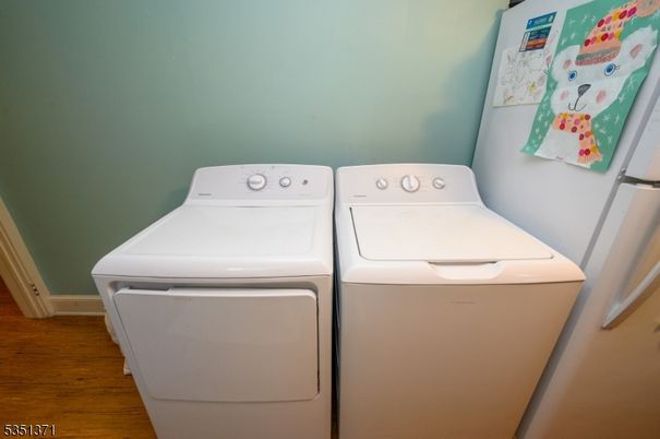 Interior, Utility Closets, Washer, Wood Texture Flooring