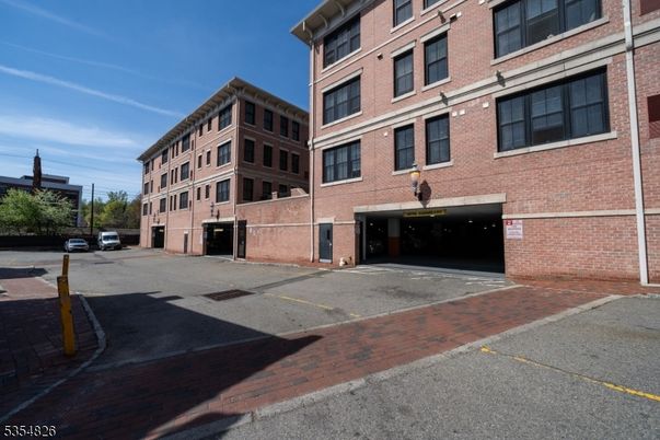 Exterior, Facade, Brick Facade, Rowhouse