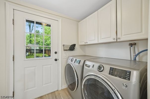 Interior, Washer, Wood Texture Flooring