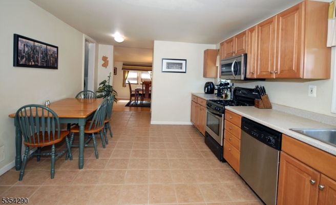 Dining room, Interior, Kitchen, Stainless Steel Appliances