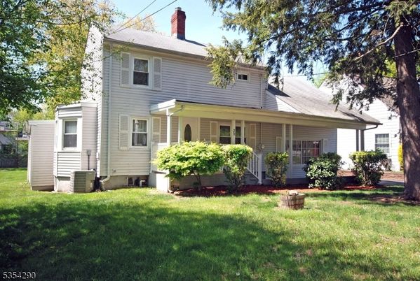 Backyard, Exterior, Facade, American Foursquare