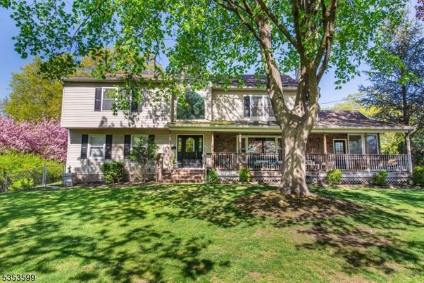 Backyard, Exterior, Facade, Cape Cod