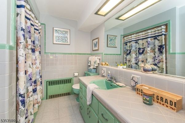 Bathroom, Interior, Tile Countertops
